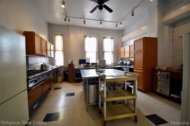 2900 Gratiot Avenue, Detroit, MI 48207