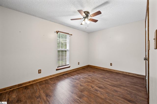 351 Knickerbocker Estate Drive, Fountain Inn, SC 29644