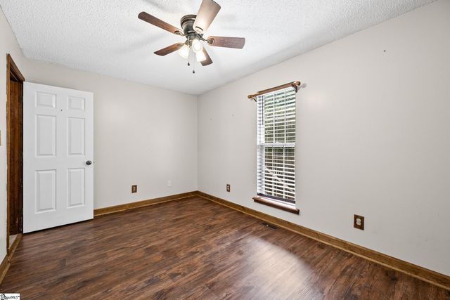 351 Knickerbocker Estate Drive, Fountain Inn, SC 29644