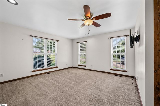 351 Knickerbocker Estate Drive, Fountain Inn, SC 29644