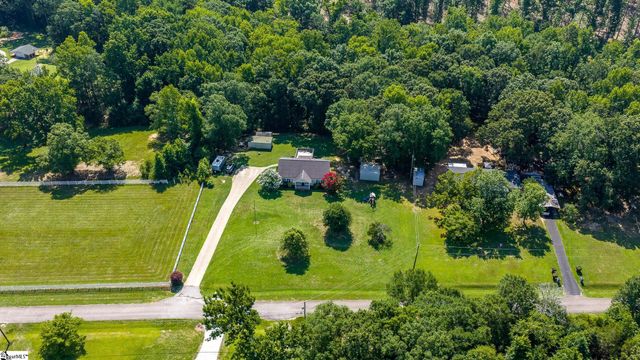 351 Knickerbocker Estate Drive, Fountain Inn, SC 29644