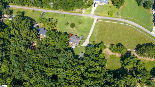 351 Knickerbocker Estate Drive, Fountain Inn, SC 29644