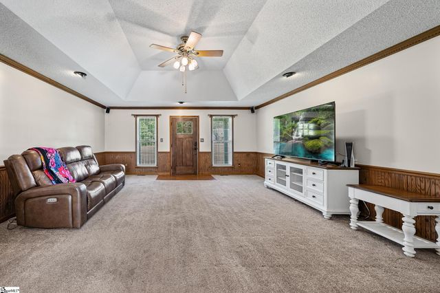 351 Knickerbocker Estate Drive, Fountain Inn, SC 29644