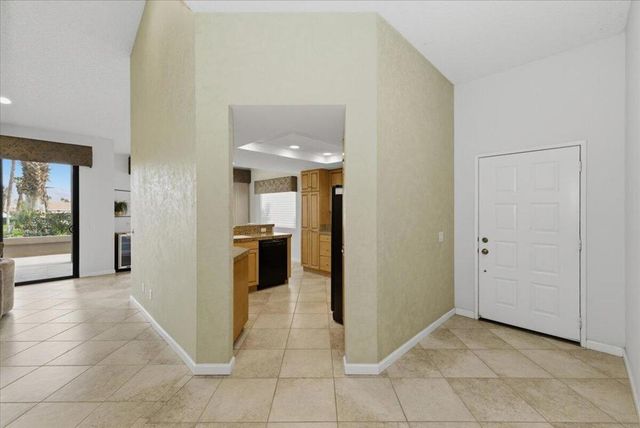 38658 Dahlia Way, Palm Desert, CA 92211