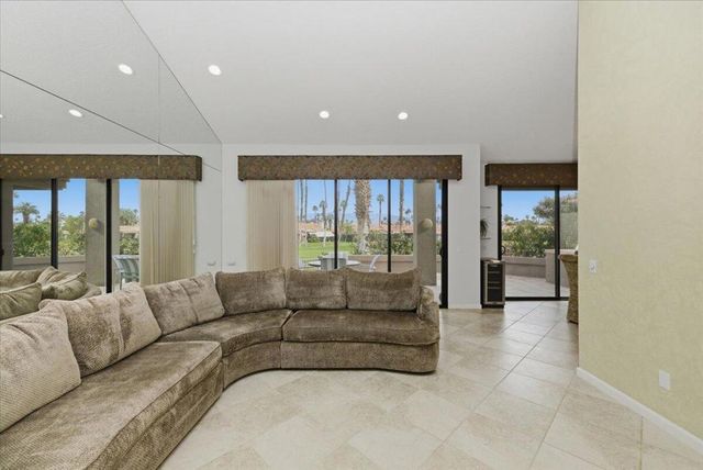 38658 Dahlia Way, Palm Desert, CA 92211