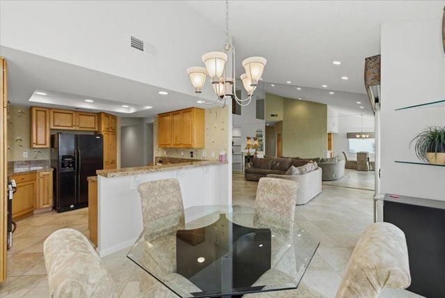 38658 Dahlia Way, Palm Desert, CA 92211