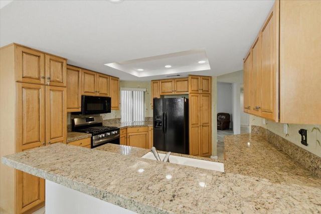 38658 Dahlia Way, Palm Desert, CA 92211