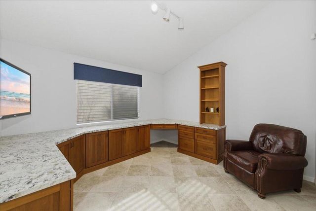 38658 Dahlia Way, Palm Desert, CA 92211