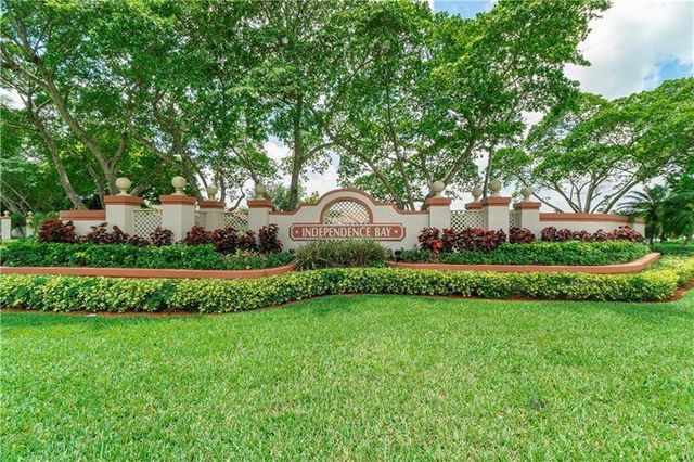 1004 Congressional Way, Deerfield Beach, FL 33442