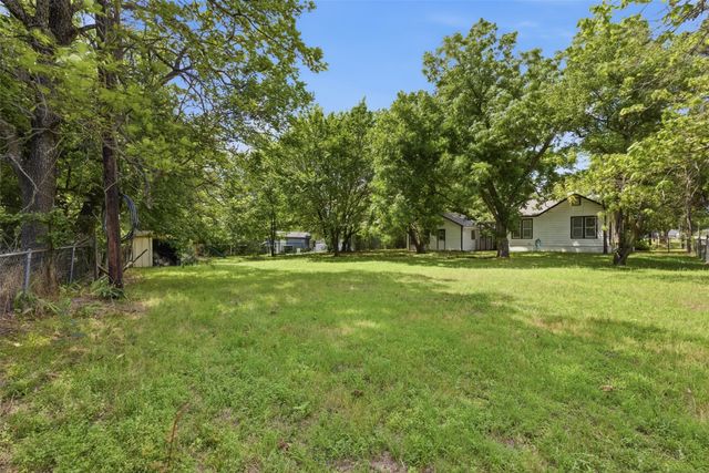 630 E Acheson Street, Denison, TX 75021