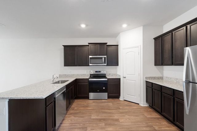 213 Sunnymeade LN, Jarrell, TX 76537