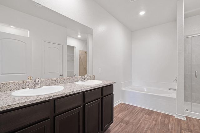 213 Sunnymeade LN, Jarrell, TX 76537