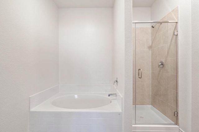 213 Sunnymeade LN, Jarrell, TX 76537