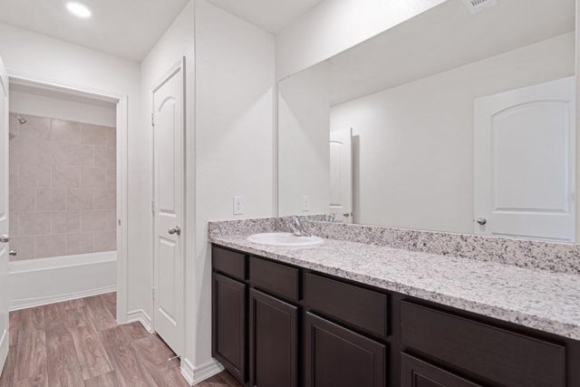 213 Sunnymeade LN, Jarrell, TX 76537