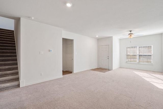 213 Sunnymeade LN, Jarrell, TX 76537