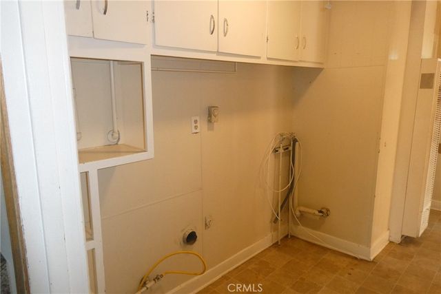 7040 Arlington, Los Angeles, CA 90043