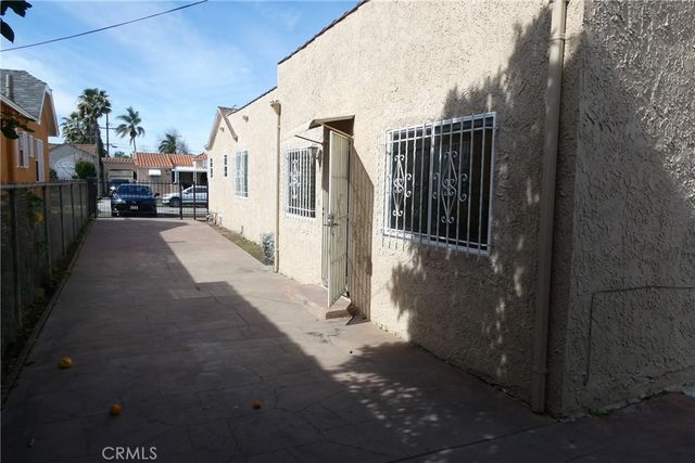 7040 Arlington, Los Angeles, CA 90043