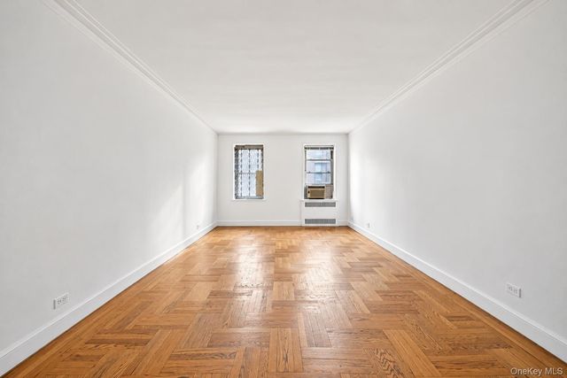 2190 Boston Road E, Bronx, NY 10462
