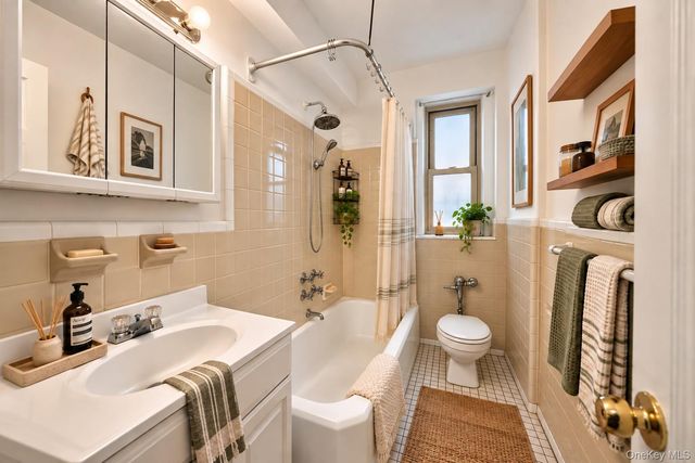 2190 Boston Road E, Bronx, NY 10462