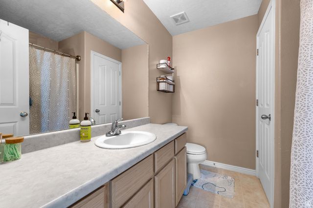 8678 W TITANIUM DR, Magna, UT 84044