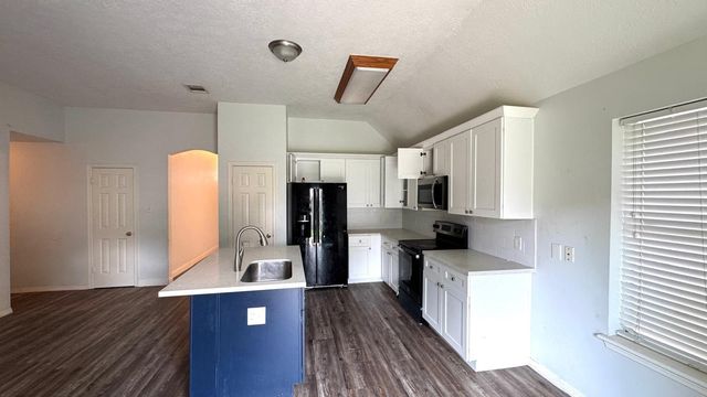 6422 Diamond Rock Drive, Cypress, TX 77449