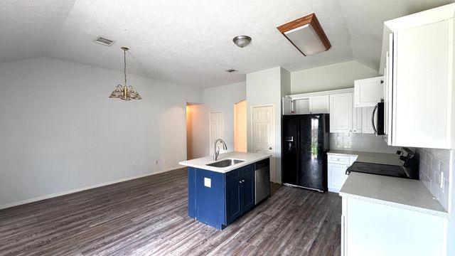 6422 Diamond Rock Drive, Cypress, TX 77449