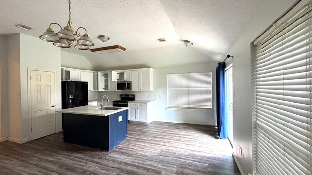 6422 Diamond Rock Drive, Cypress, TX 77449