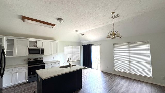 6422 Diamond Rock Drive, Cypress, TX 77449
