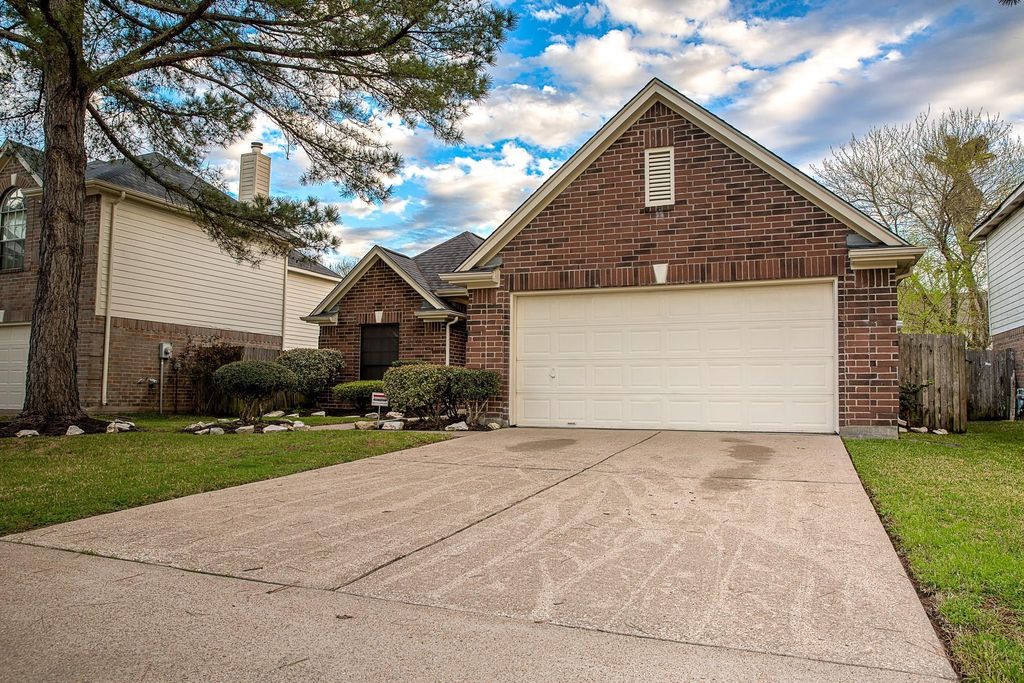6422 Diamond Rock Drive, Cypress, TX 77449