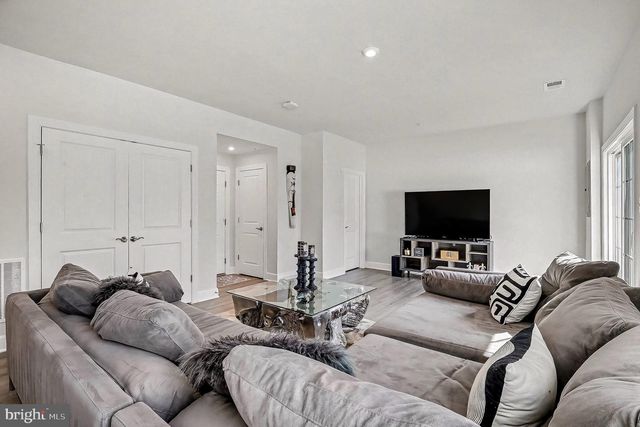 10878 FOXTROT CIR, Upper Marlboro, MD 20772
