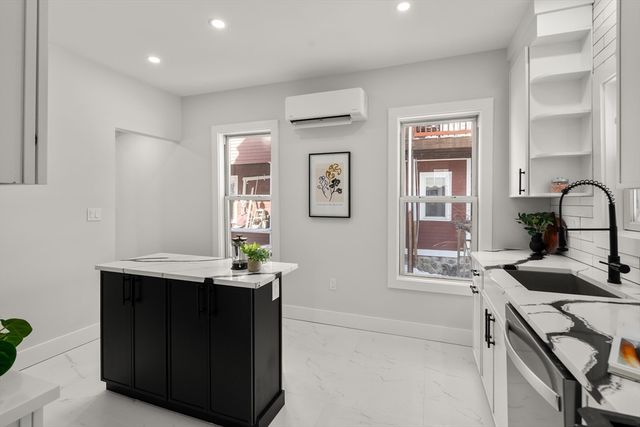 20 Townsedn St, Waltham, MA 02453