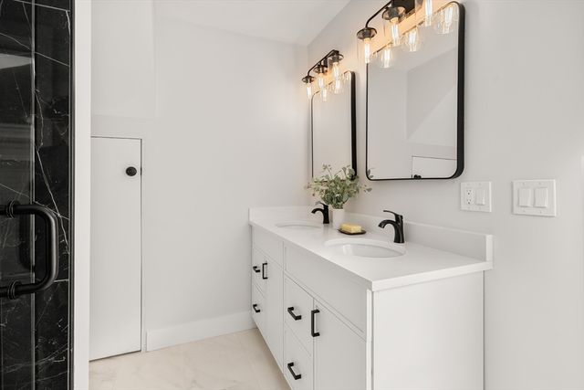 20 Townsedn St, Waltham, MA 02453