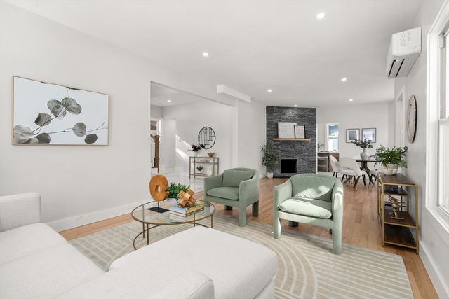 20 Townsedn St, Waltham, MA 02453