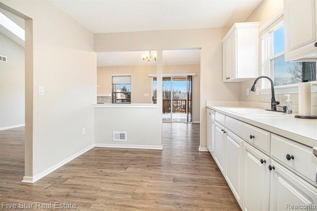 136 Shore Brook Lane, Commerce Twp, MI 48390