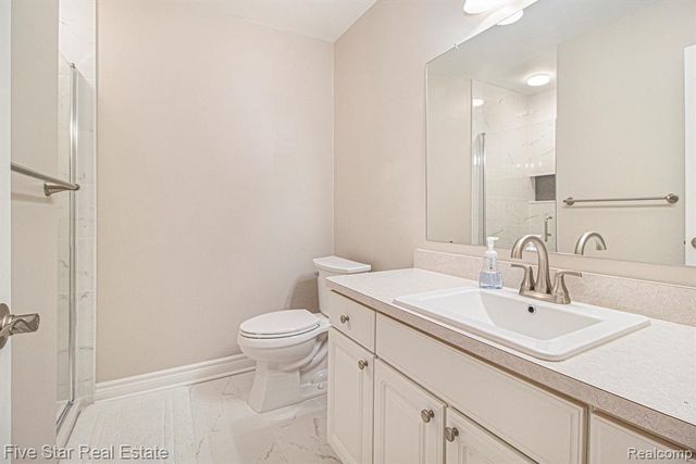 136 Shore Brook Lane, Commerce Twp, MI 48390