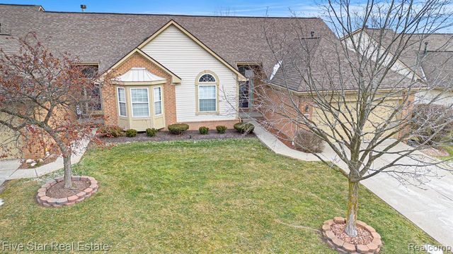 136 Shore Brook Lane, Commerce Twp, MI 48390
