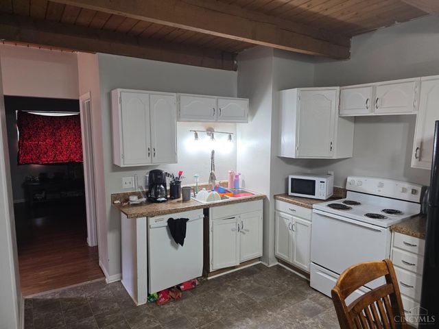 2114 St Leo Place, Cincinnati, OH 45211