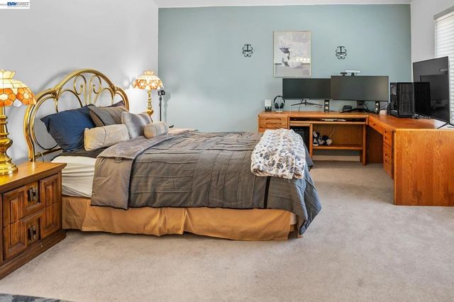 1110 Plymouth Dr, Tracy, CA 95376