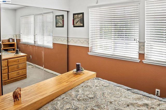 1110 Plymouth Dr, Tracy, CA 95376