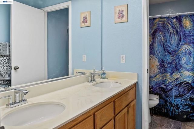 1110 Plymouth Dr, Tracy, CA 95376