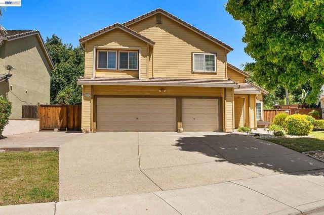1110 Plymouth Dr, Tracy, CA 95376