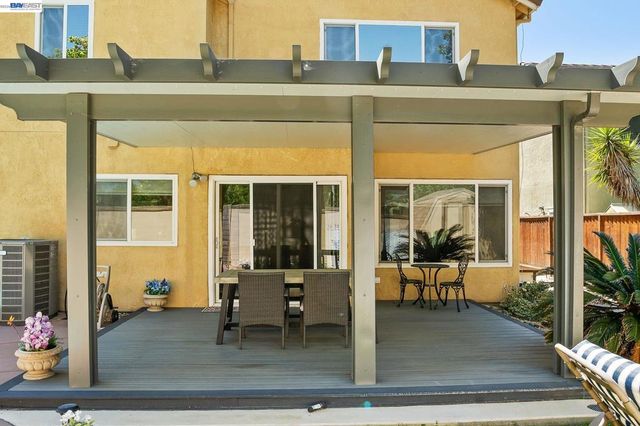 1110 Plymouth Dr, Tracy, CA 95376