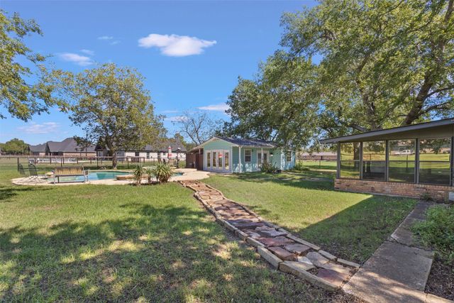 9591 Dripping Springs Road, Denison, TX 75021