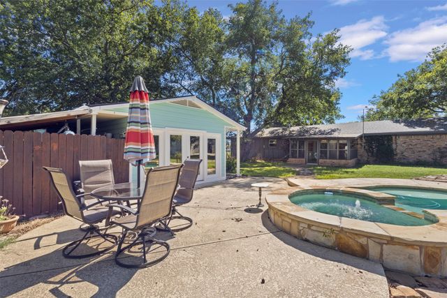 9591 Dripping Springs Road, Denison, TX 75021