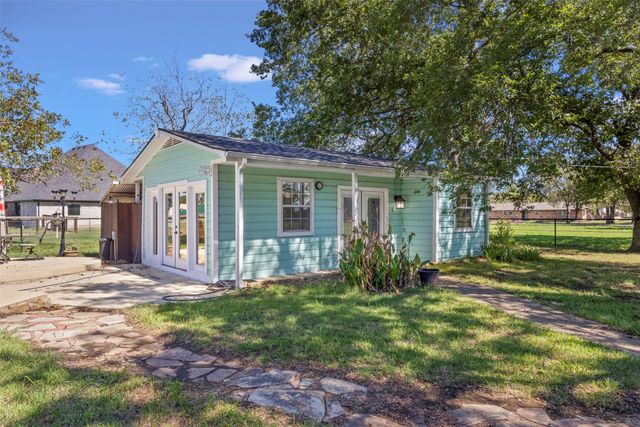 9591 Dripping Springs Road, Denison, TX 75021