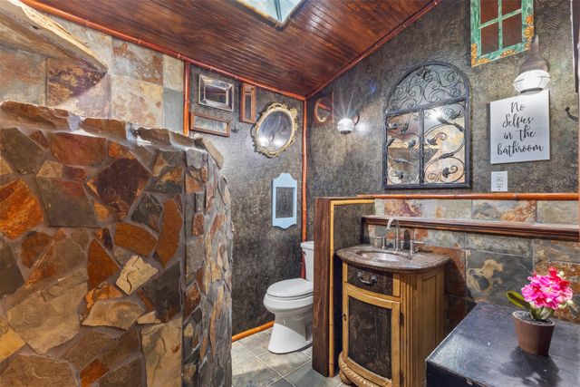 9591 Dripping Springs Road, Denison, TX 75021