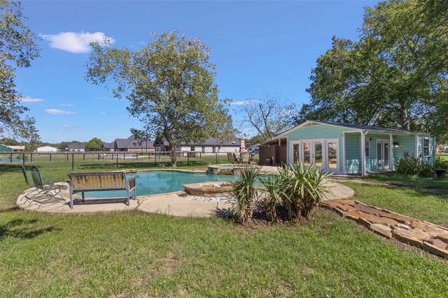 9591 Dripping Springs Road, Denison, TX 75021