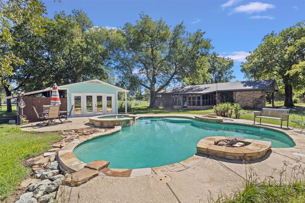 9591 Dripping Springs Road, Denison, TX 75021