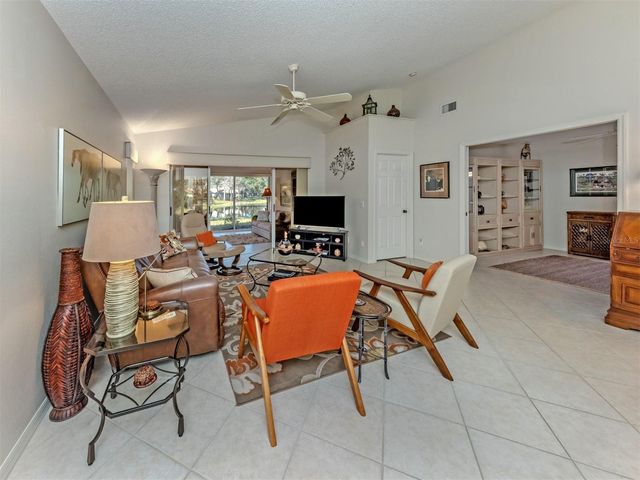 575 CLUBSIDE CIRCLE 35, Venice, FL 34293