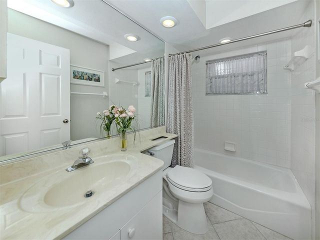 575 CLUBSIDE CIRCLE 35, Venice, FL 34293